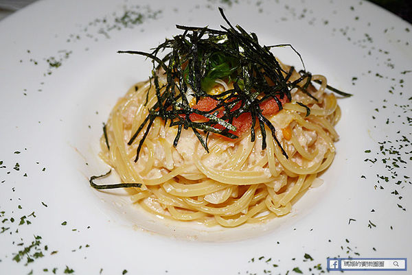 Greedy Bistronomy Cafe:◆台北東區。捷運國父紀念館【Greedy Bistronomy Cafe 餐酒•咖啡】環境氣氛都很棒!國父紀念館餐酒館。東區餐酒館。早午餐