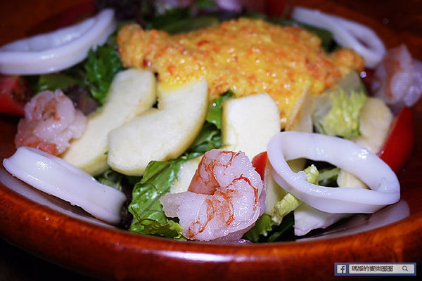 Greedy Bistronomy Cafe:◆台北東區。捷運國父紀念館【Greedy Bistronomy Cafe 餐酒•咖啡】環境氣氛都很棒!國父紀念館餐酒館。東區餐酒館。早午餐