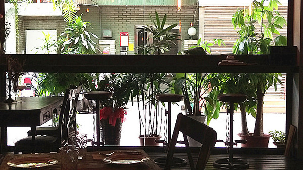 Greedy Bistronomy Cafe：「國父紀念館站餐酒館」【Greedy Bistronomy Cafe】供應早午餐/下午茶/調酒/宵夜，環境優雅，餐點美味，驚喜連連！