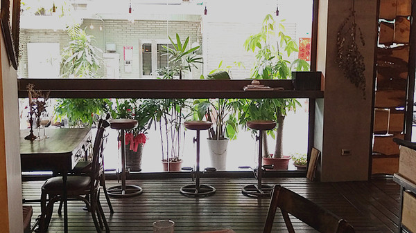 Greedy Bistronomy Cafe：「國父紀念館站餐酒館」【Greedy Bistronomy Cafe】供應早午餐/下午茶/調酒/宵夜，環境優雅，餐點美味，驚喜連連！