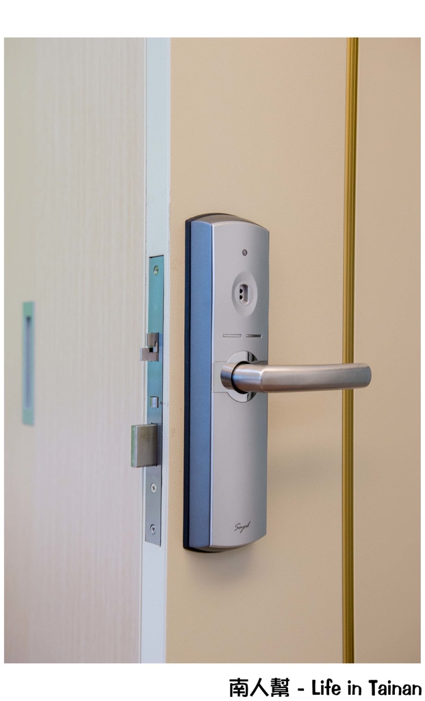 台南住宿-彩色河畔