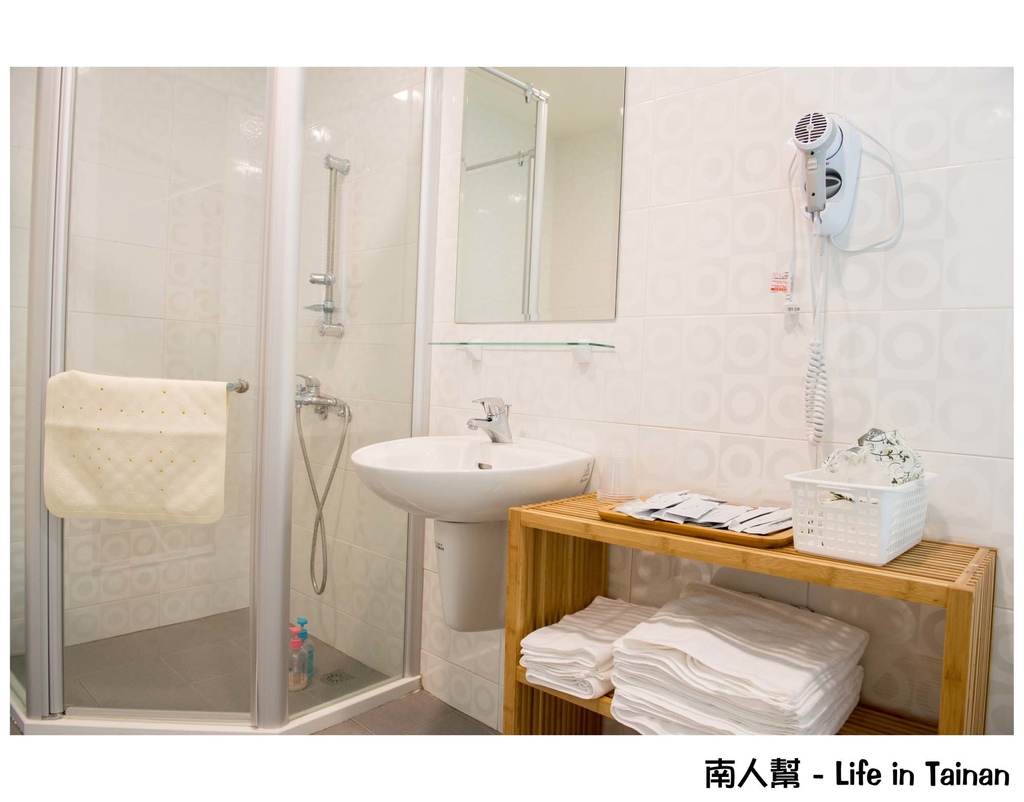 台南住宿-彩色河畔