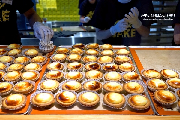 Bake Cheese Tart:【新光三越南西三館】極上牛乳霜淇淋絲毫不比起司塔遜色 ✿✿ Bake Cheese Tart / Bake起司塔 ✿✿