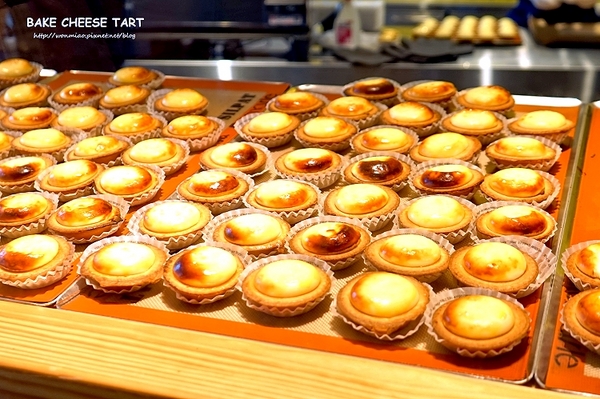 Bake Cheese Tart:【新光三越南西三館】極上牛乳霜淇淋絲毫不比起司塔遜色 ✿✿ Bake Cheese Tart / Bake起司塔 ✿✿