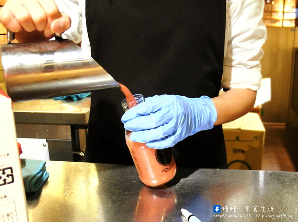 Dochi Juice 都奇果汁(金典店)：〖台中│美食〗Dochi Juice 都奇果汁 ❤ 可愛積木ＤＩＹ，美味果汁自己配，慢磨、新鮮、自然、好吃～