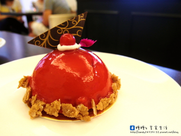 Cream & Sugar 甜忌廉甜點店：〖台中│美食〗Cream & Sugar 甜忌廉甜點店 ❤ 鄰近SOGO百貨，超療癒甜點店，裡頭還隱藏了可愛的蛋~黃~哥~唷!!