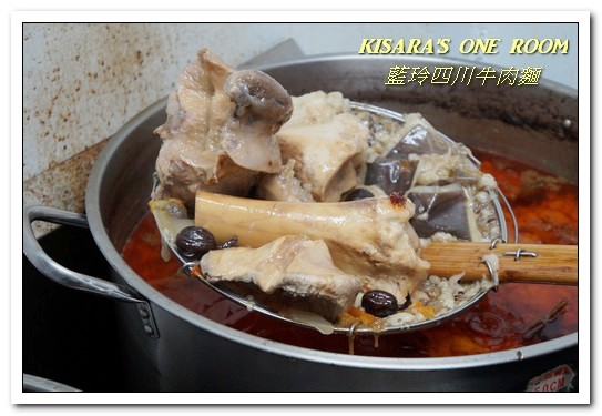 藍玲四川牛肉麵：信義安和牛肉麵．明星美食家族不惜食材好店──藍玲四川牛肉麵