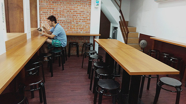 藍玲牛肉麵:「信義安和牛肉麵」【藍玲四川牛肉麵】川味獨門手藝,簡單樸實的媽媽味!