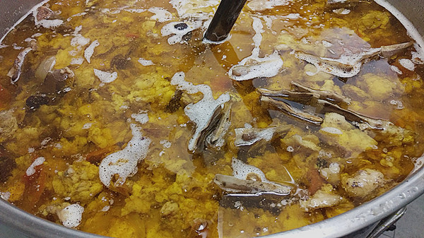 藍玲牛肉麵:「信義安和牛肉麵」【藍玲四川牛肉麵】川味獨門手藝,簡單樸實的媽媽味!