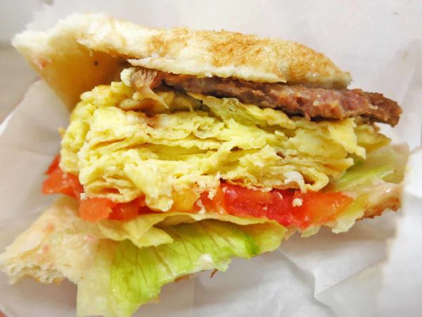 【桃園美食】克李斯碳烤土司-碳烤牛排蛋三明治