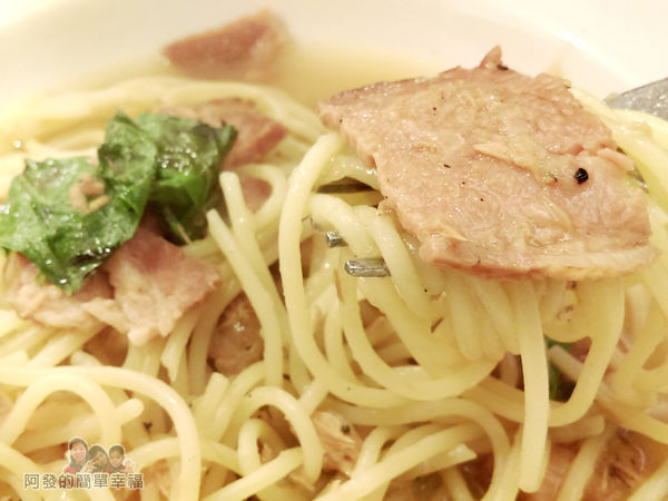 艾隆義式麵食館11-培根鮪魚麵特寫