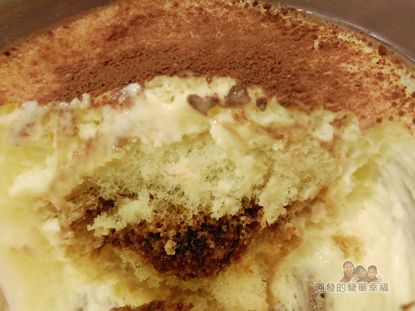 艾隆義式麵食館16-提拉米蘇剖面