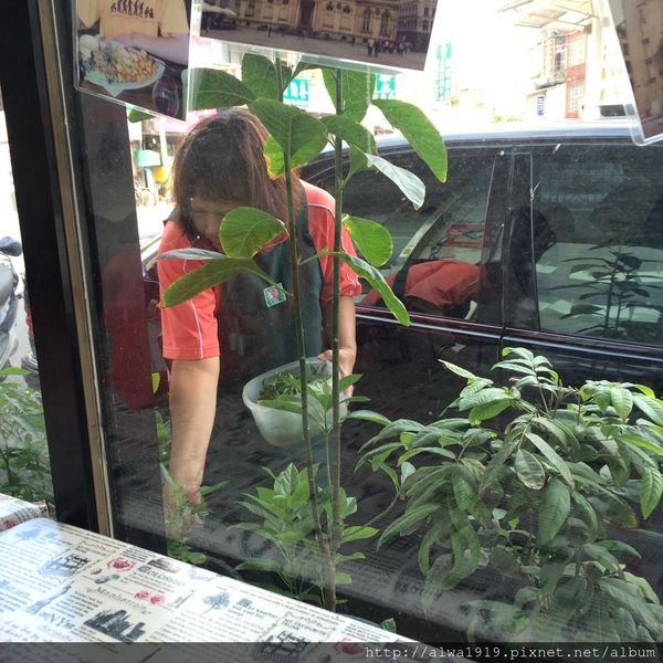 吉米老爹義大利麵:【竹北美食週記】超平價!口味比餐廳更濃厚,老闆怕出名的吉米老爹義大利麵。香甜金瓜濃湯,口味醇厚甘甜!大推薦!