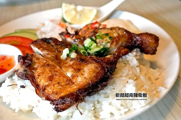 新越 越南麵食館：【五分埔 / 捷運後山埤站 / 越南美食】平價優質越南料理 ✿✿ 新越越南麵食館 ✿✿（完整菜單）