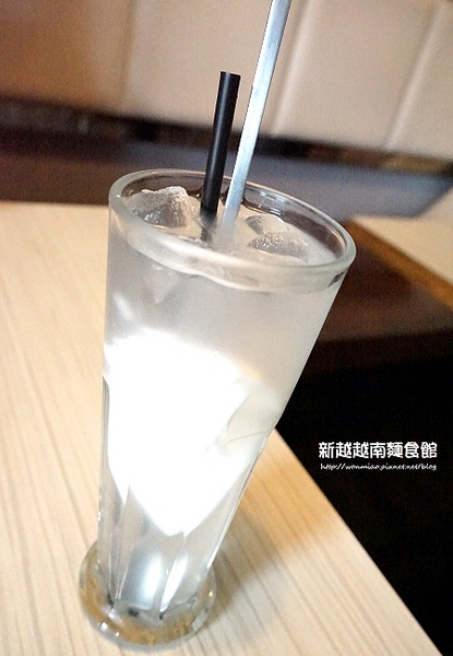 新越 越南麵食館：【五分埔 / 捷運後山埤站 / 越南美食】平價優質越南料理 ✿✿ 新越越南麵食館 ✿✿（完整菜單）