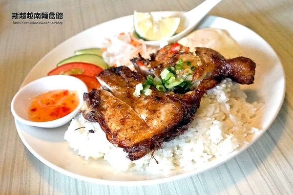 新越 越南麵食館：【五分埔 / 捷運後山埤站 / 越南美食】平價優質越南料理 ✿✿ 新越越南麵食館 ✿✿（完整菜單）