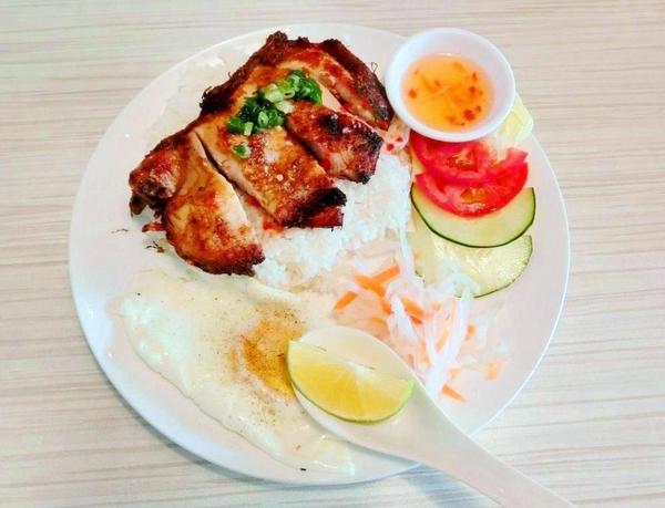 新越 越南麵食館：新越越南麵食館