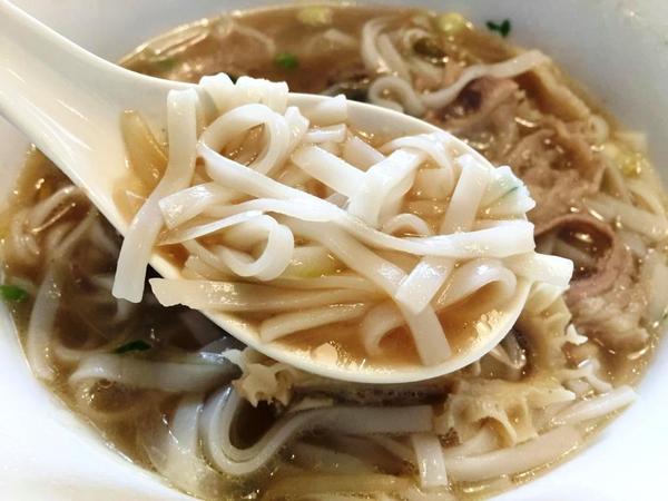 新越 越南麵食館：新越越南麵食館