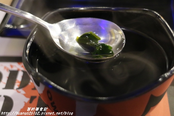 OMAYA春川炒雞(新北中和店)：【新北中和區】超級豐富的一鍋三吃 辛普森湯 起司部隊鍋『OMAYA春川炒雞(新北中和店)』中和韓式推薦