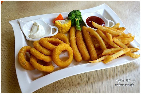 Cocomic Pasta義大利麵鐵板料理：中壢中原大學高C/P值【cocomic pasta義大利麵鑄鐵鍋料理】