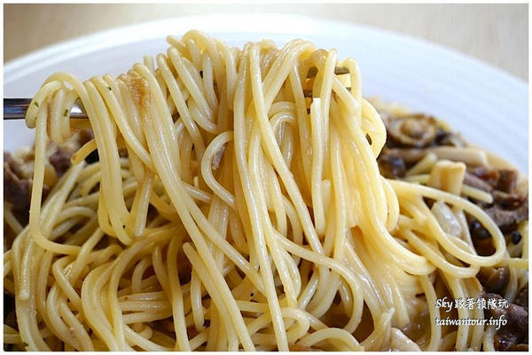 Cocomic Pasta義大利麵鐵板料理：中壢中原大學高C/P值【cocomic pasta義大利麵鑄鐵鍋料理】