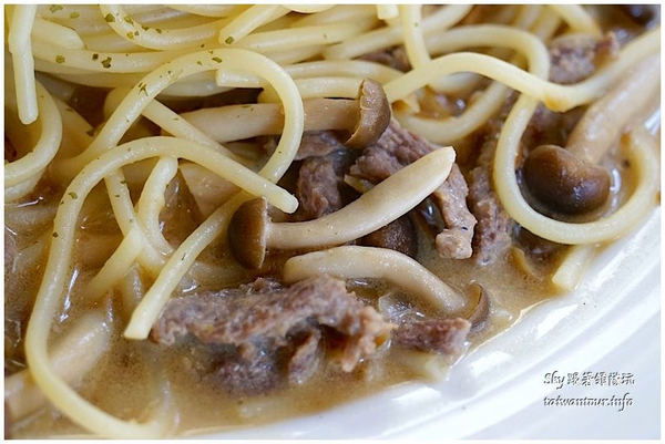 Cocomic Pasta義大利麵鐵板料理：中壢中原大學高C/P值【cocomic pasta義大利麵鑄鐵鍋料理】