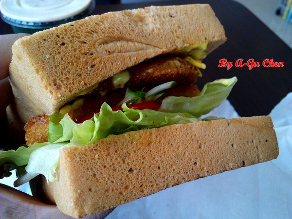 喬媽素食滷味：【臺南Ω善化區】喬媽素食滷味。必吃！超撐雙主菜帕尼尼！