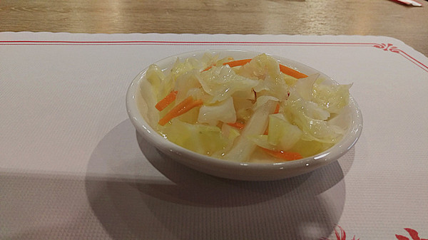 北芳園 專業精緻牛肉麵(信義店)：「台北牛肉麵」【北芳園專業精緻牛肉麵】藝人蕭敬騰愛吃，連觀光局、食尚玩家都指定必吃的牛肉麵店！