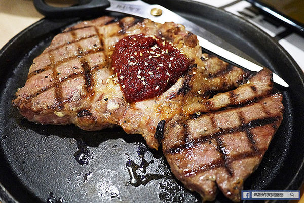 OMAYA春川炒雞(士林中正店)：◆台北士林。捷運士林站【OMAYA春川炒雞-士林中正店】韓式美味無法擋！韓式春川炒雞。10盎司屠夫厚切豬排