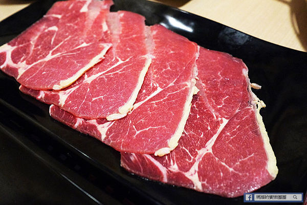 OMAYA春川炒雞(士林中正店)：◆台北士林。捷運士林站【OMAYA春川炒雞-士林中正店】韓式美味無法擋！韓式春川炒雞。10盎司屠夫厚切豬排