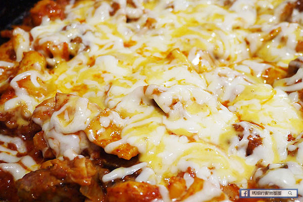 OMAYA春川炒雞(士林中正店)：◆台北士林。捷運士林站【OMAYA春川炒雞-士林中正店】韓式美味無法擋！韓式春川炒雞。10盎司屠夫厚切豬排