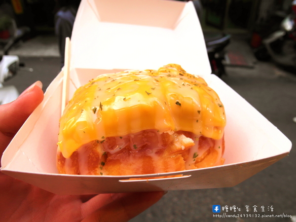 幸福之家 - 黃金煉乳饅頭 東海創始店:〖台中│美食〗幸福之家 - 黃金煉乳饅頭 東海創始店 ❤ 香甜煉乳炸饅頭,口味多多任你挑選,還有會拉絲~~~的起司包唷!!