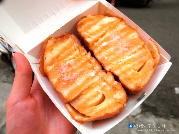 幸福之家 - 黃金煉乳饅頭 東海創始店:〖台中│美食〗幸福之家 - 黃金煉乳饅頭 東海創始店 ❤ 香甜煉乳炸饅頭,口味多多任你挑選,還有會拉絲~~~的起司包唷!!