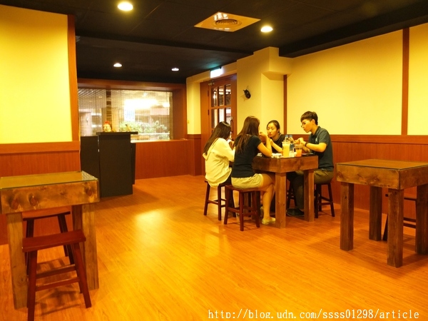 虎拉麵：【愛評口碑券】虎拉麵。高雄深夜隱藏版拉麵終於有店面啦！拉麵控的美味基地 必吃限量豪華豚骨拉麵