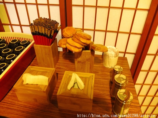 虎拉麵：【愛評口碑券】虎拉麵。高雄深夜隱藏版拉麵終於有店面啦！拉麵控的美味基地 必吃限量豪華豚骨拉麵