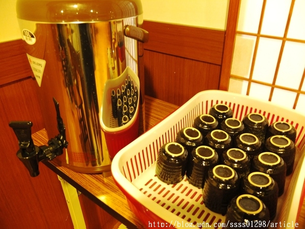 虎拉麵：【愛評口碑券】虎拉麵。高雄深夜隱藏版拉麵終於有店面啦！拉麵控的美味基地 必吃限量豪華豚骨拉麵