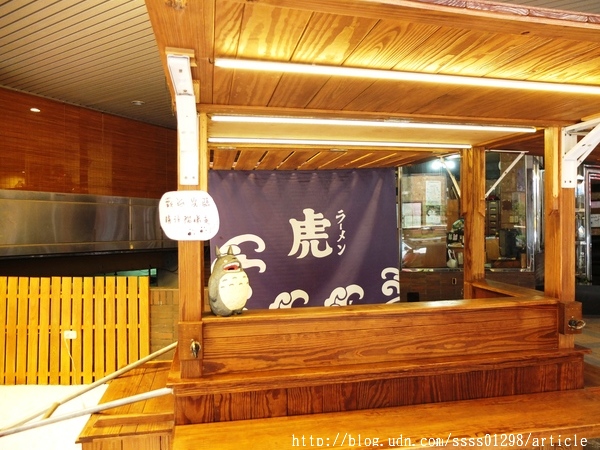 虎拉麵：【愛評口碑券】虎拉麵。高雄深夜隱藏版拉麵終於有店面啦！拉麵控的美味基地 必吃限量豪華豚骨拉麵