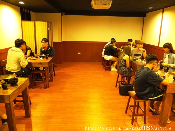 虎拉麵：【愛評口碑券】虎拉麵。高雄深夜隱藏版拉麵終於有店面啦！拉麵控的美味基地 必吃限量豪華豚骨拉麵