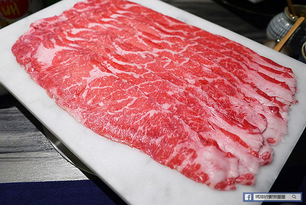 新沙洞韓國涮涮鍋:◆台北東區。捷運國父紀念館【新沙洞韓國涮涮鍋】東區韓式料理。韓式牛骨泡菜鍋。雞湯鍋。韓式炸雞。韓國美食。韓式火鍋