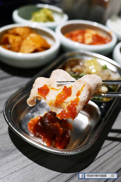 新沙洞韓國涮涮鍋:◆台北東區。捷運國父紀念館【新沙洞韓國涮涮鍋】東區韓式料理。韓式牛骨泡菜鍋。雞湯鍋。韓式炸雞。韓國美食。韓式火鍋