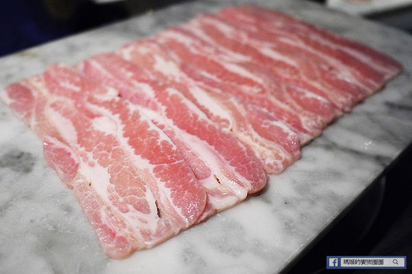 新沙洞韓國涮涮鍋:◆台北東區。捷運國父紀念館【新沙洞韓國涮涮鍋】東區韓式料理。韓式牛骨泡菜鍋。雞湯鍋。韓式炸雞。韓國美食。韓式火鍋