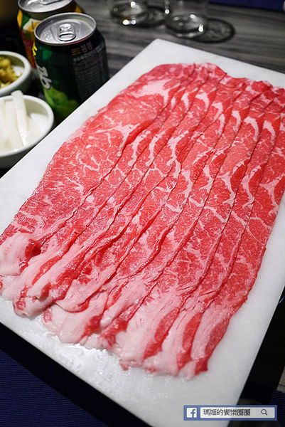 新沙洞韓國涮涮鍋:◆台北東區。捷運國父紀念館【新沙洞韓國涮涮鍋】東區韓式料理。韓式牛骨泡菜鍋。雞湯鍋。韓式炸雞。韓國美食。韓式火鍋