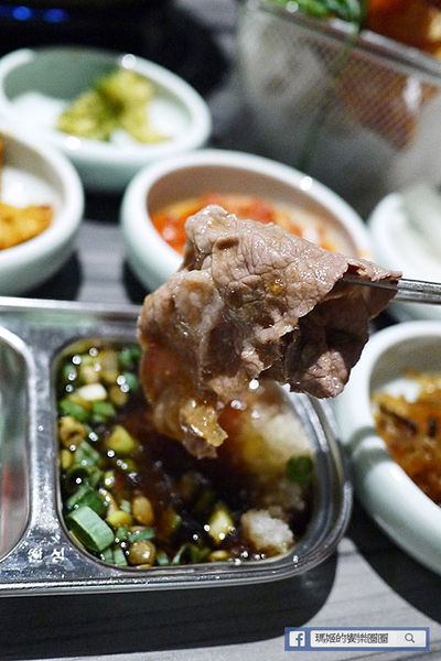 新沙洞韓國涮涮鍋:◆台北東區。捷運國父紀念館【新沙洞韓國涮涮鍋】東區韓式料理。韓式牛骨泡菜鍋。雞湯鍋。韓式炸雞。韓國美食。韓式火鍋