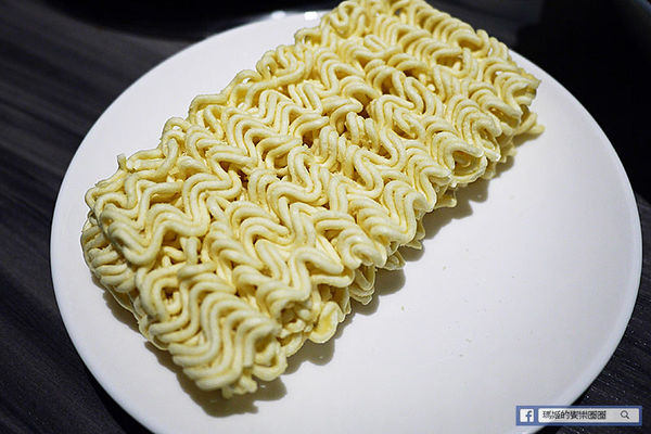 新沙洞韓國涮涮鍋:◆台北東區。捷運國父紀念館【新沙洞韓國涮涮鍋】東區韓式料理。韓式牛骨泡菜鍋。雞湯鍋。韓式炸雞。韓國美食。韓式火鍋