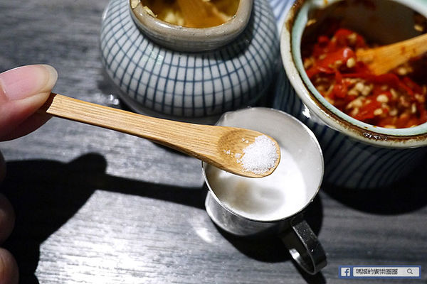 新沙洞韓國涮涮鍋:◆台北東區。捷運國父紀念館【新沙洞韓國涮涮鍋】東區韓式料理。韓式牛骨泡菜鍋。雞湯鍋。韓式炸雞。韓國美食。韓式火鍋