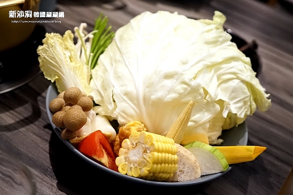 新沙洞韓國涮涮鍋:【東區韓式料理 推薦】韓迷們絕對要朝聖的韓國人蔘雞涮涮鍋/韓式炸雞 ✿✿ 新沙洞韓國涮涮鍋 ✿✿(完整菜單)