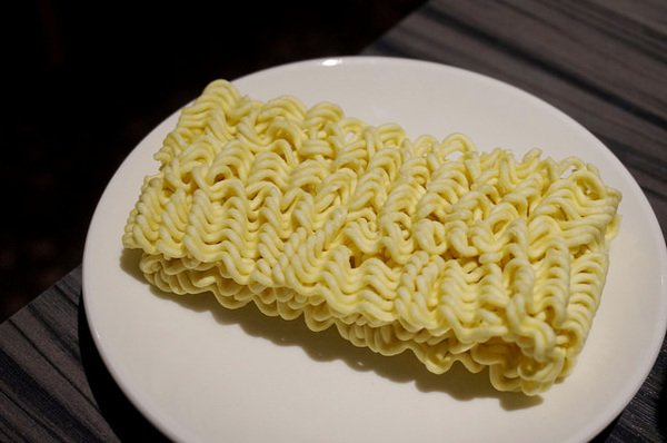 新沙洞韓國涮涮鍋：[國父紀念館] 新沙洞韓國涮涮鍋：韓式湯底+高檔食材+道地小菜&炸雞的特色火鍋 /東區韓式料理/