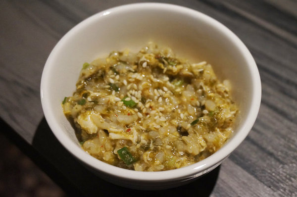 新沙洞韓國涮涮鍋：[國父紀念館] 新沙洞韓國涮涮鍋：韓式湯底+高檔食材+道地小菜&炸雞的特色火鍋 /東區韓式料理/