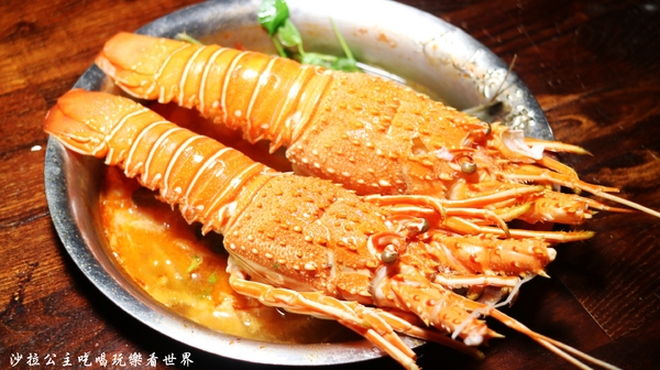 上乘三家涮涮鍋共和國(西門旗艦店)：西門町火鍋『上乘三家涮涮鍋共和國』捷運西門站/宵夜