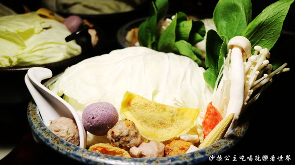 上乘三家涮涮鍋共和國(西門旗艦店)：西門町火鍋『上乘三家涮涮鍋共和國』捷運西門站/宵夜